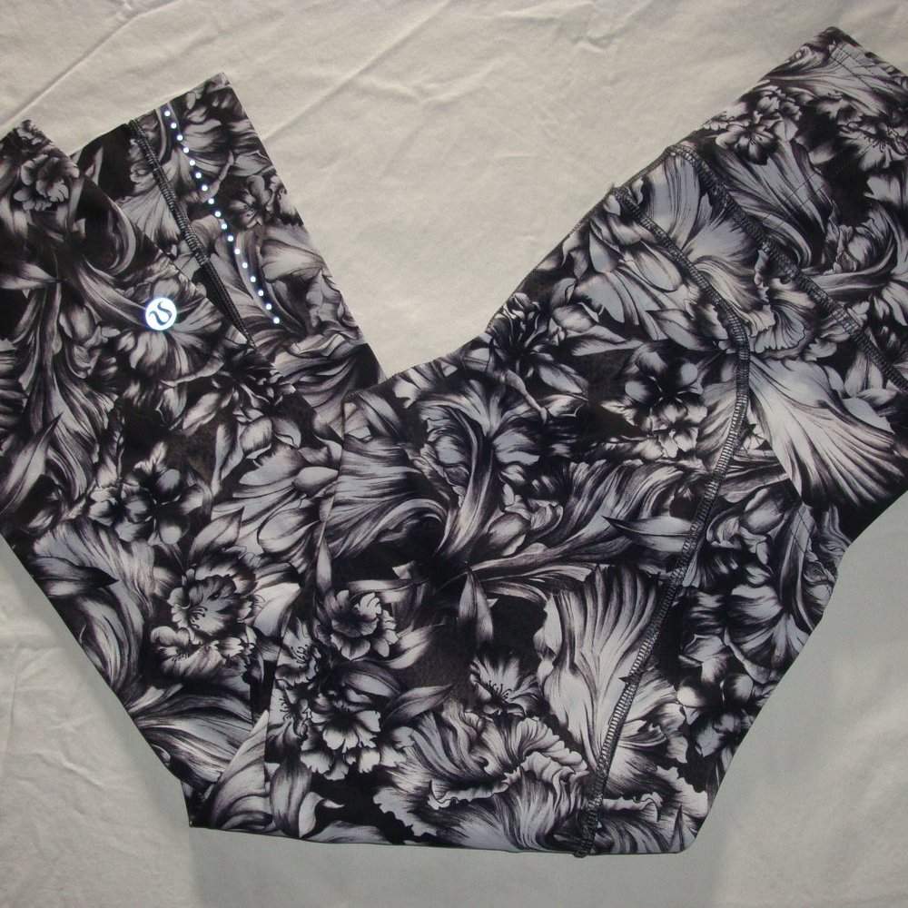 Lululemon Size 2 Fast n Free Crops
